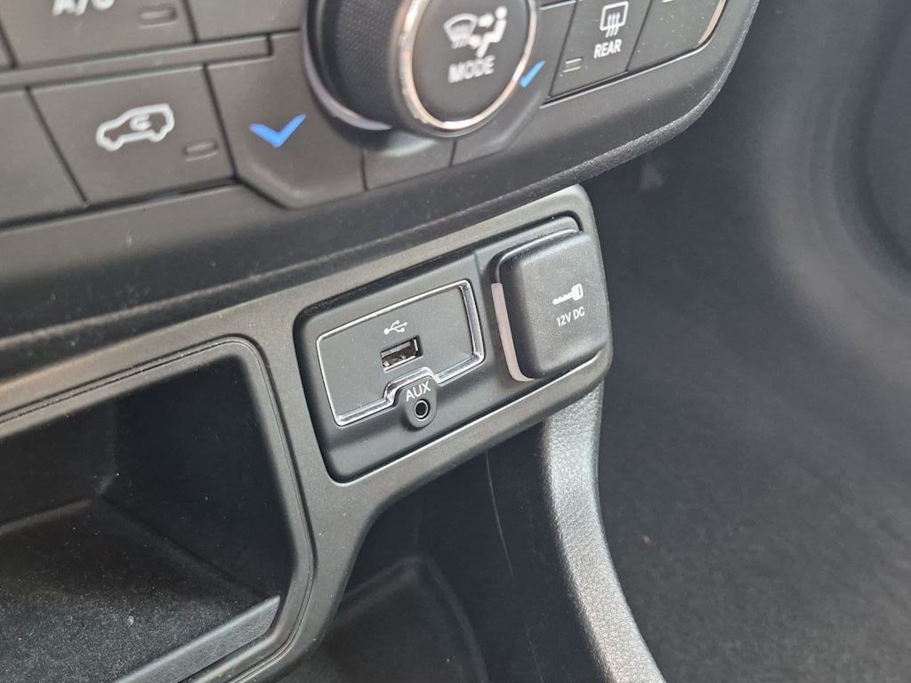 Thumbnail: 2018 Jeep Renegade - 34