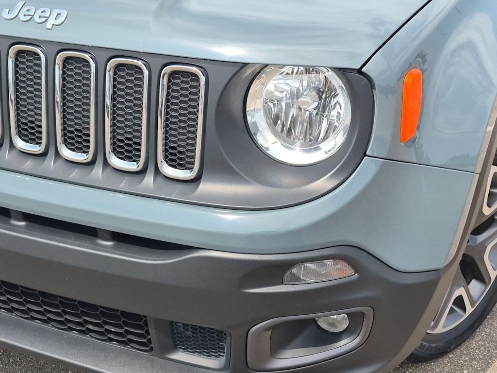 Thumbnail: 2018 Jeep Renegade - 24