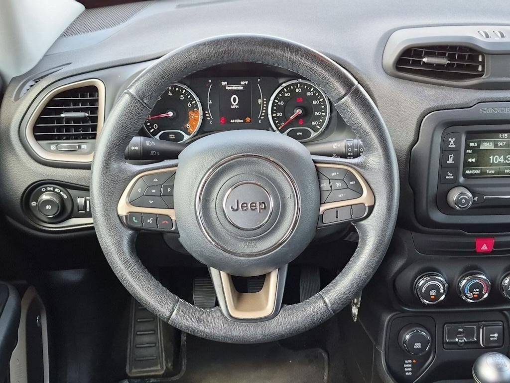 Thumbnail: 2016 Jeep Renegade - 14