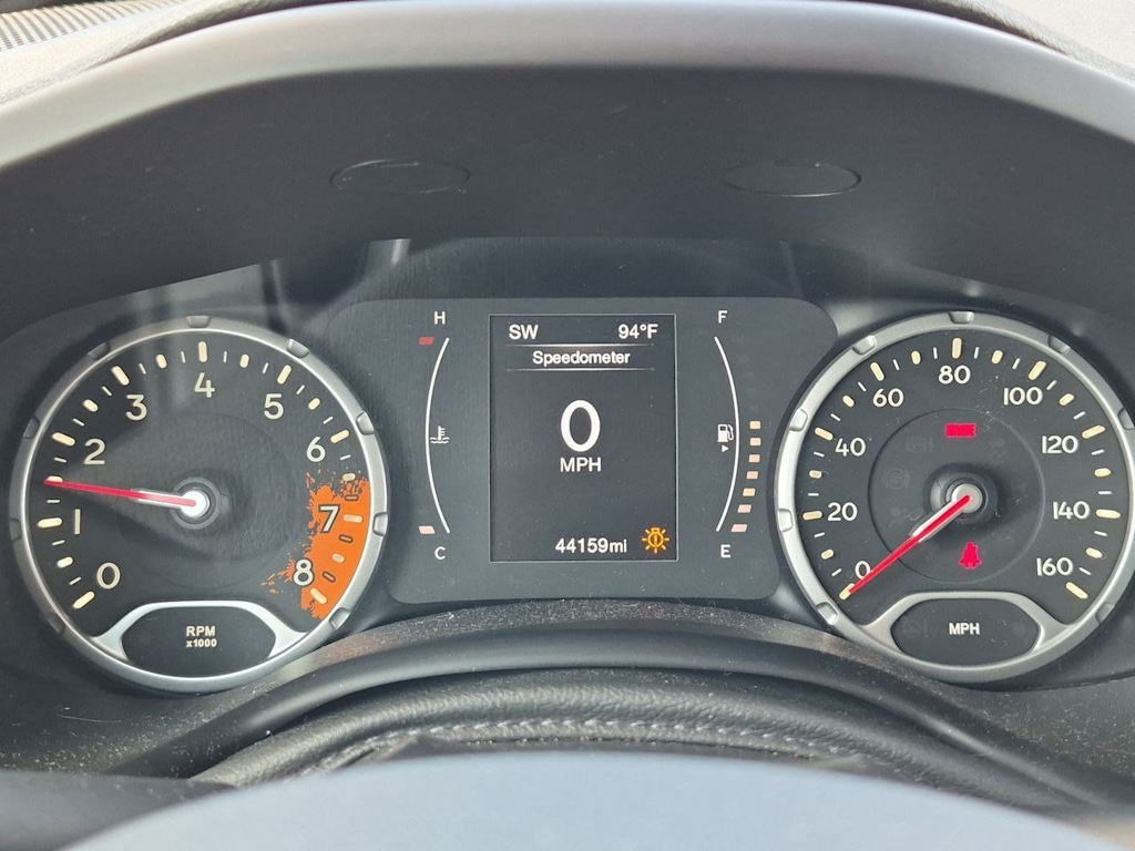 Thumbnail: 2016 Jeep Renegade - 17