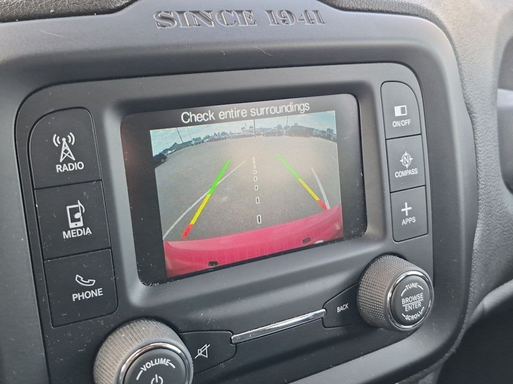Thumbnail: 2016 Jeep Renegade - 33