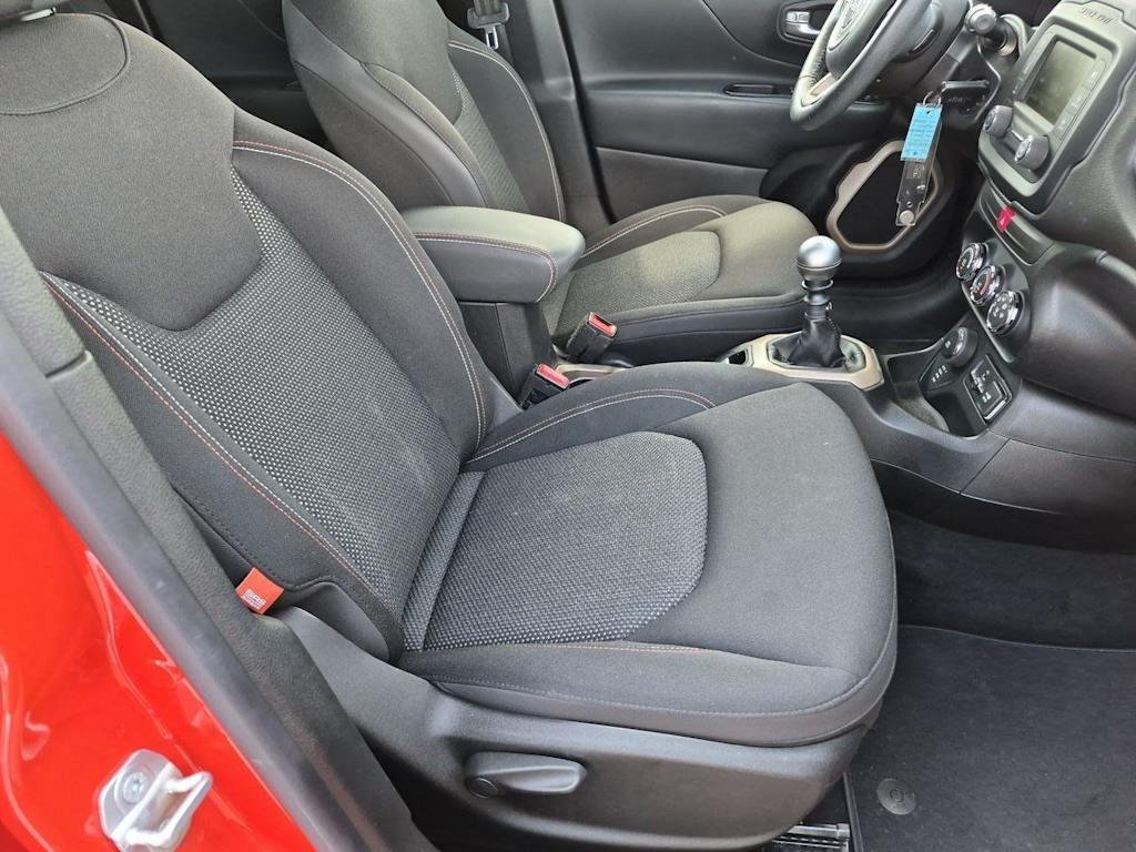 Thumbnail: 2016 Jeep Renegade - 12