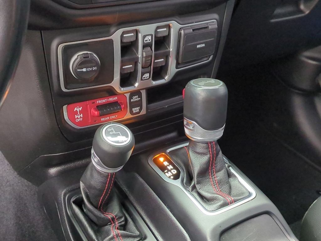 Thumbnail: 2021 Jeep Wrangler - 15