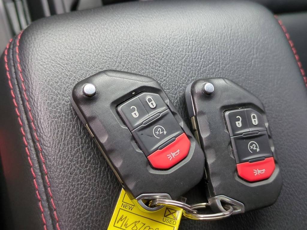 Thumbnail: 2021 Jeep Wrangler - 18