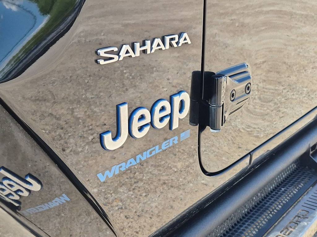 Thumbnail: 2023 Jeep Wrangler - 17
