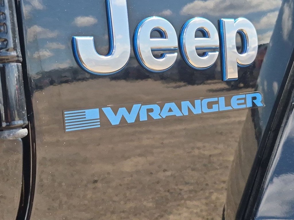 Thumbnail: 2023 Jeep Wrangler - 18
