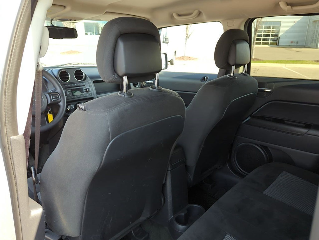 2016 Jeep Patriot Sport 12