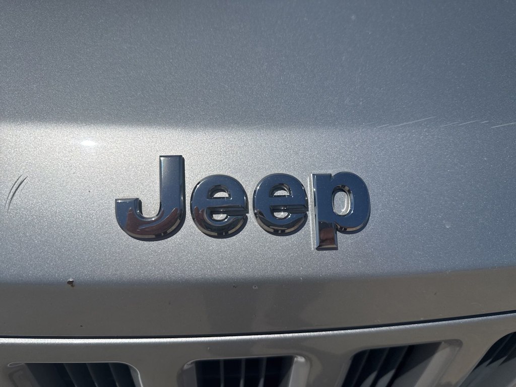 Thumbnail: 2012 Jeep Liberty - 6