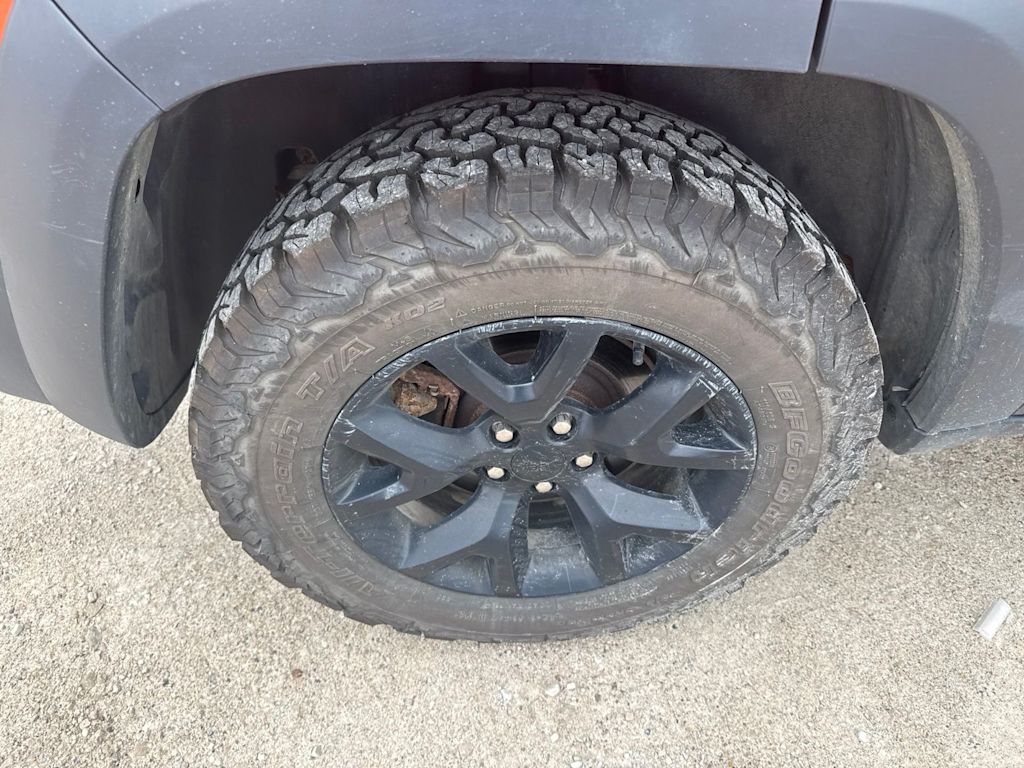 Thumbnail: 2015 Jeep Cherokee - 16