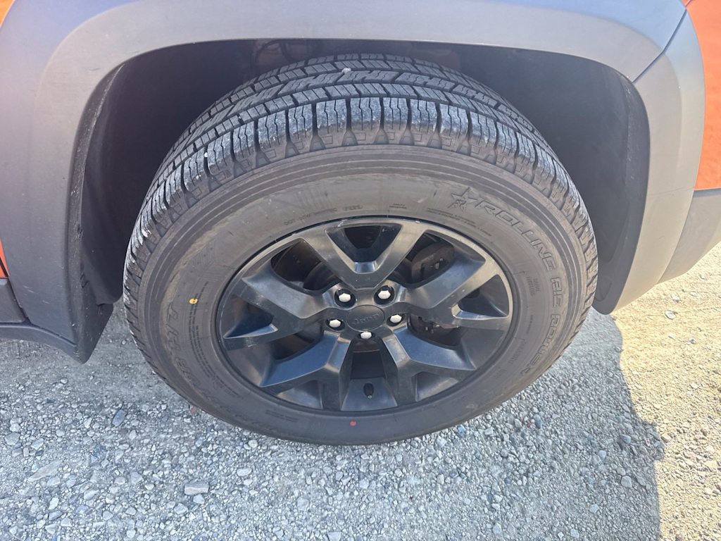 Thumbnail: 2015 Jeep Cherokee - 7
