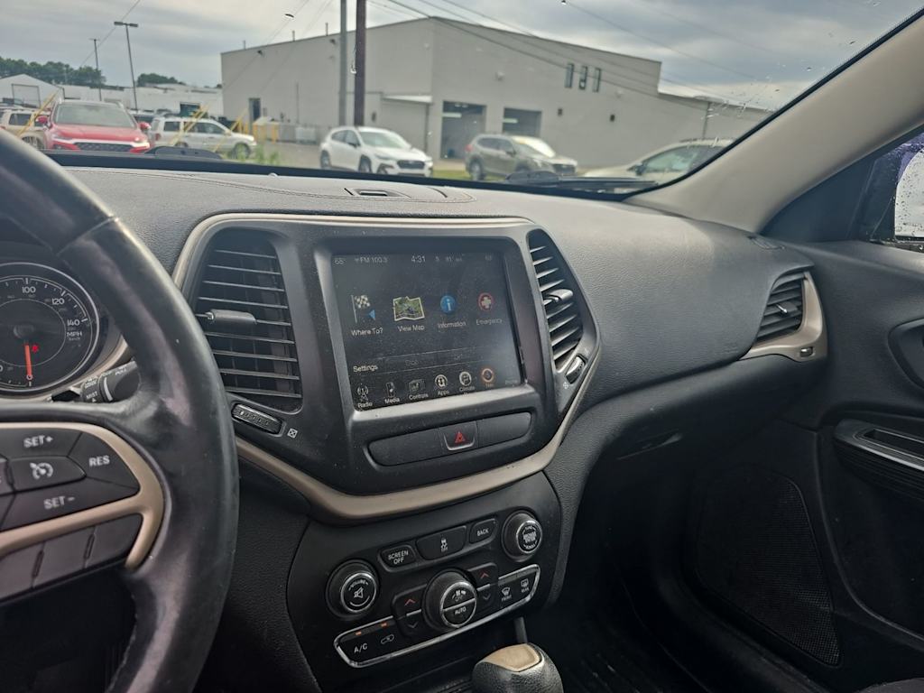 Thumbnail: 2017 Jeep Cherokee - 9