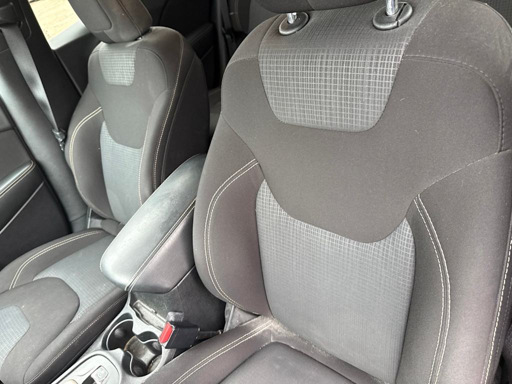 Thumbnail: 2016 Jeep Cherokee - 9