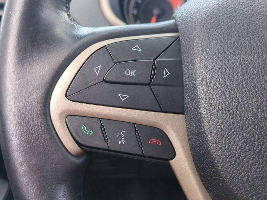 Thumbnail: 2016 Jeep Cherokee - 27