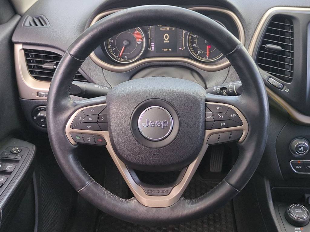 Thumbnail: 2016 Jeep Cherokee - 13