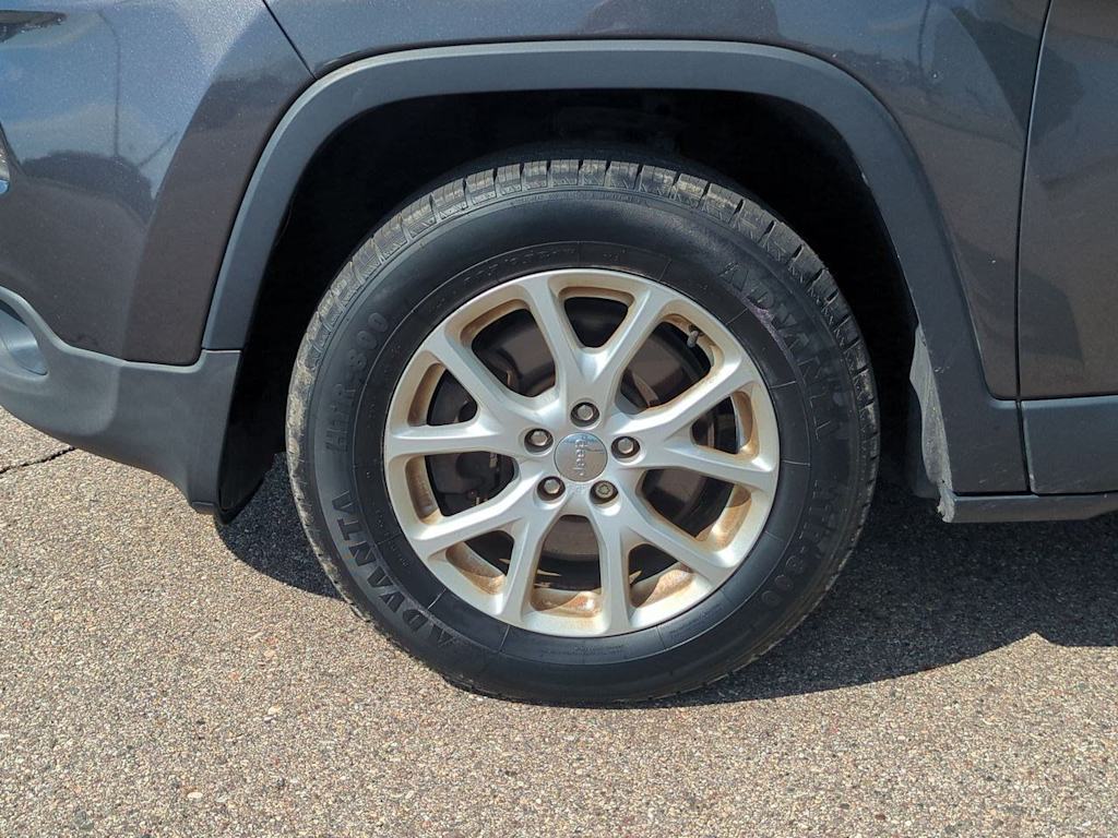 Thumbnail: 2016 Jeep Cherokee - 8