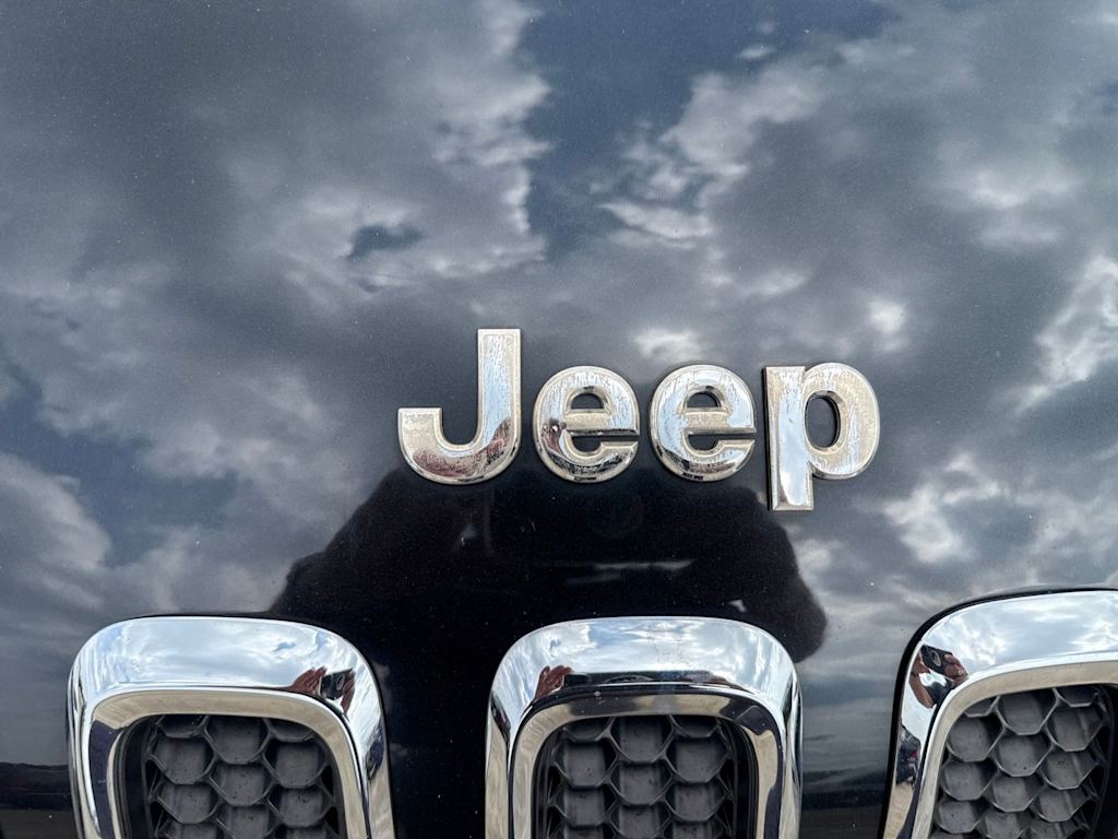 Thumbnail: 2015 Jeep Cherokee - 20