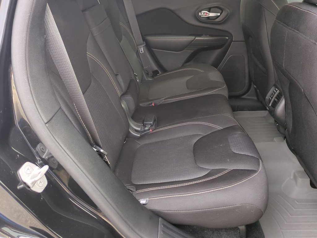 Thumbnail: 2015 Jeep Cherokee - 27
