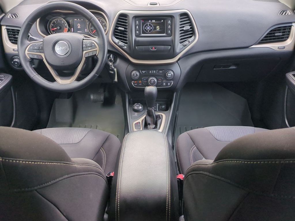 Thumbnail: 2015 Jeep Cherokee - 9