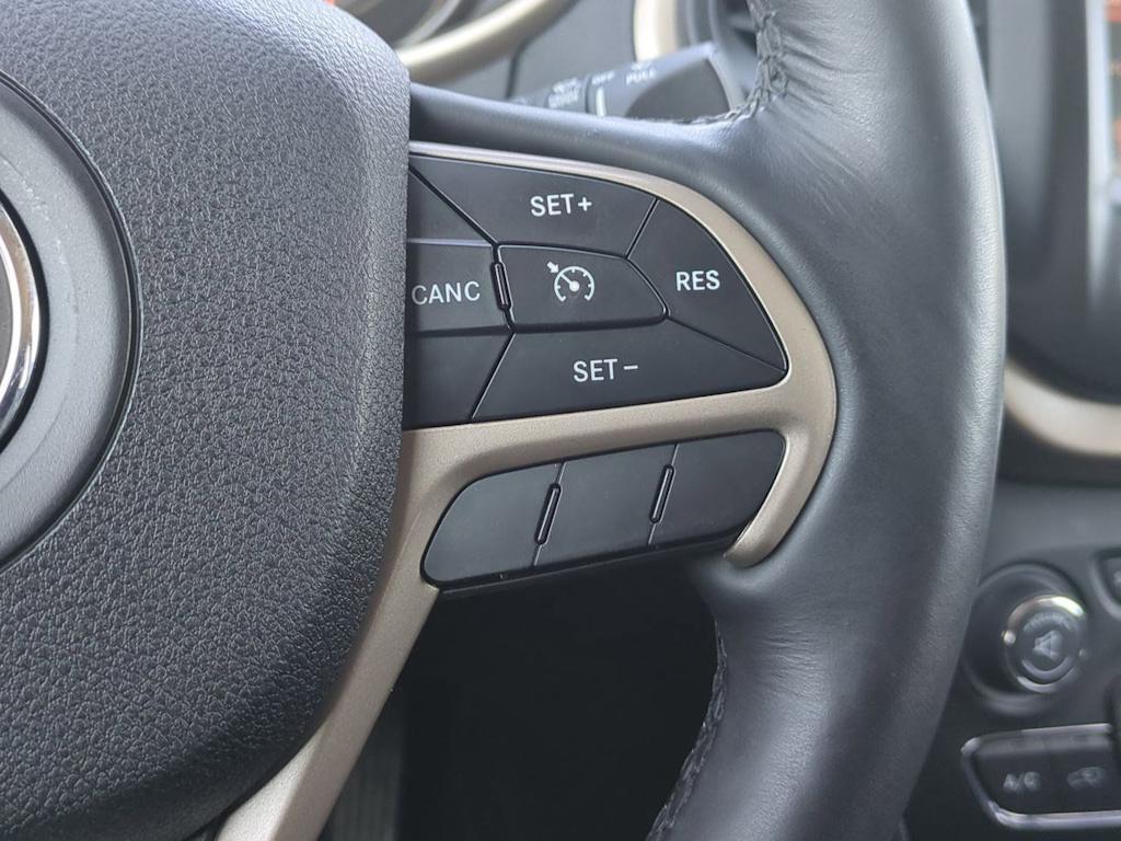 Thumbnail: 2016 Jeep Cherokee - 31