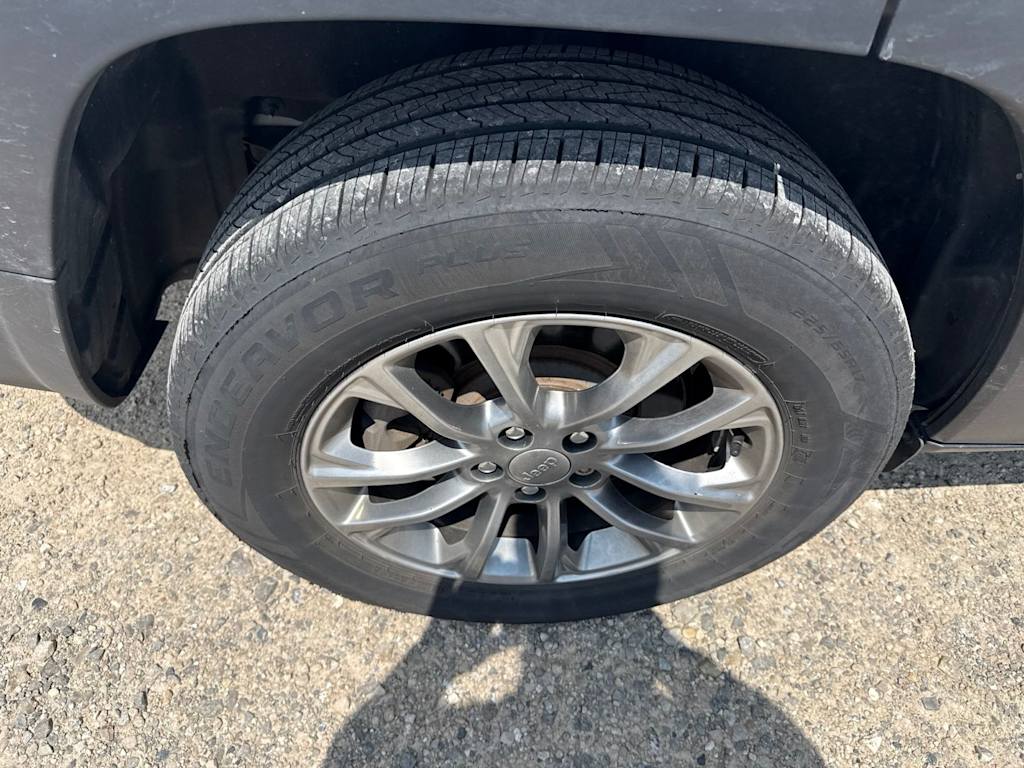 Thumbnail: 2020 Jeep Cherokee - 18