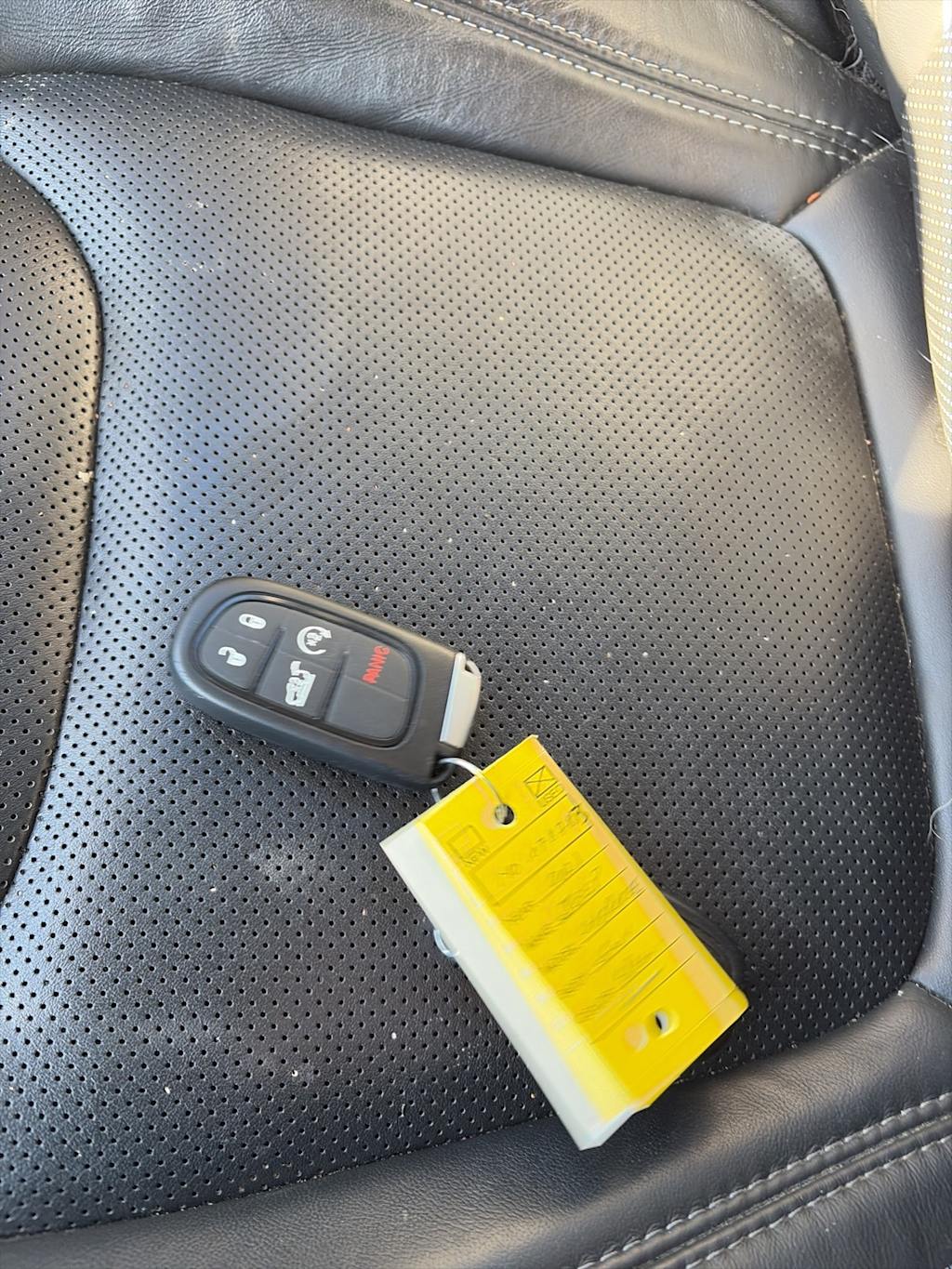 Thumbnail: 2021 Jeep Cherokee - 21