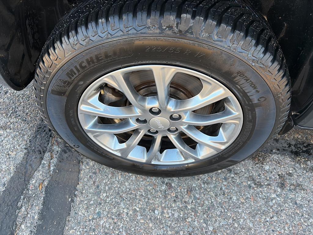 Thumbnail: 2021 Jeep Cherokee - 15