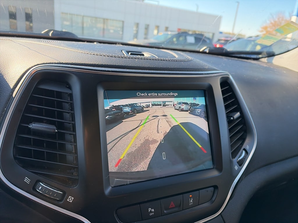 Thumbnail: 2021 Jeep Cherokee - 6