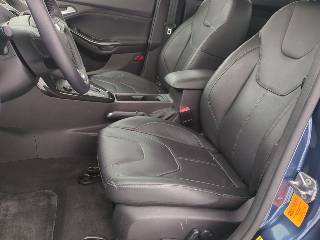 Thumbnail: 2018 Ford Focus - 10