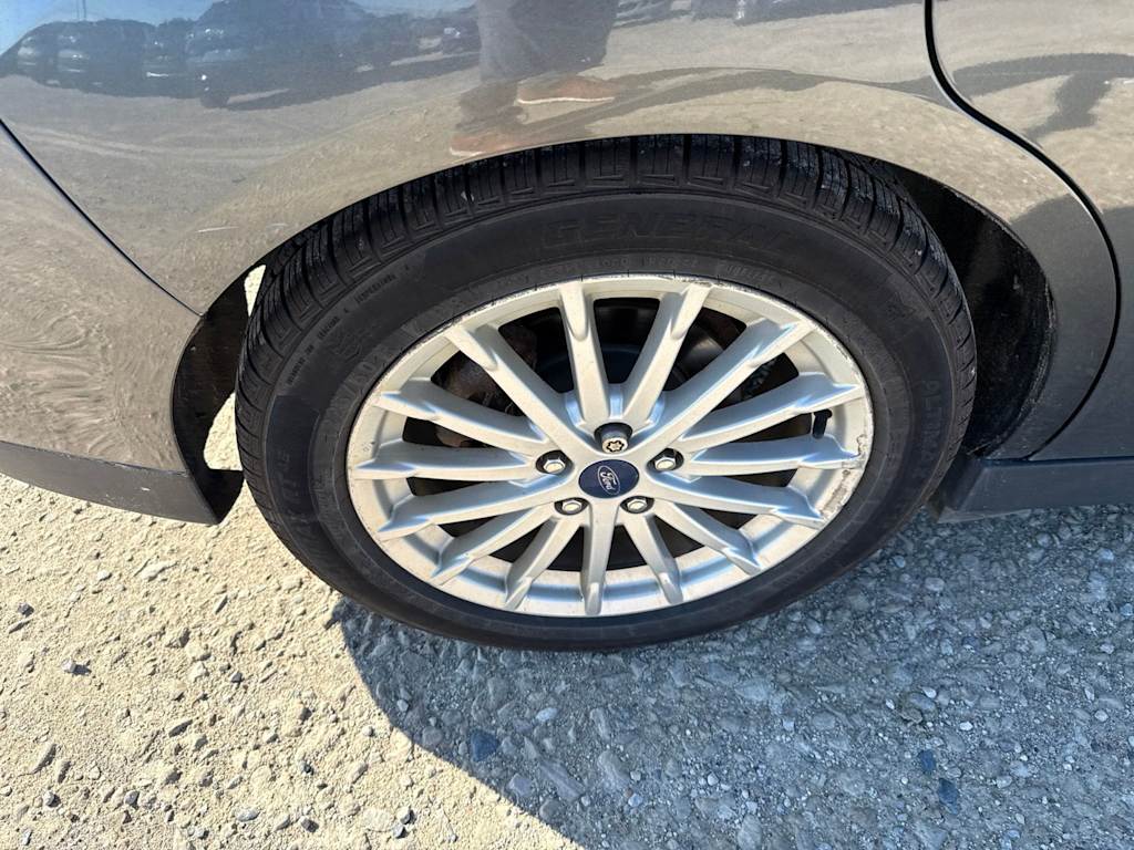 Thumbnail: 2016 Ford C-Max - 17