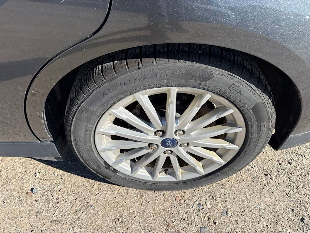 Thumbnail: 2016 Ford C-Max - 16