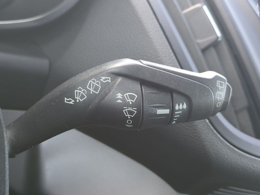 Thumbnail: 2016 Ford C-Max - 15