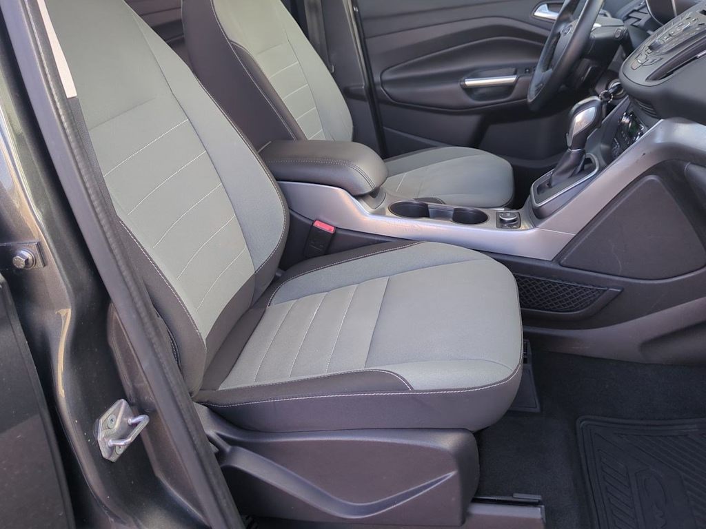 Thumbnail: 2016 Ford C-Max - 27