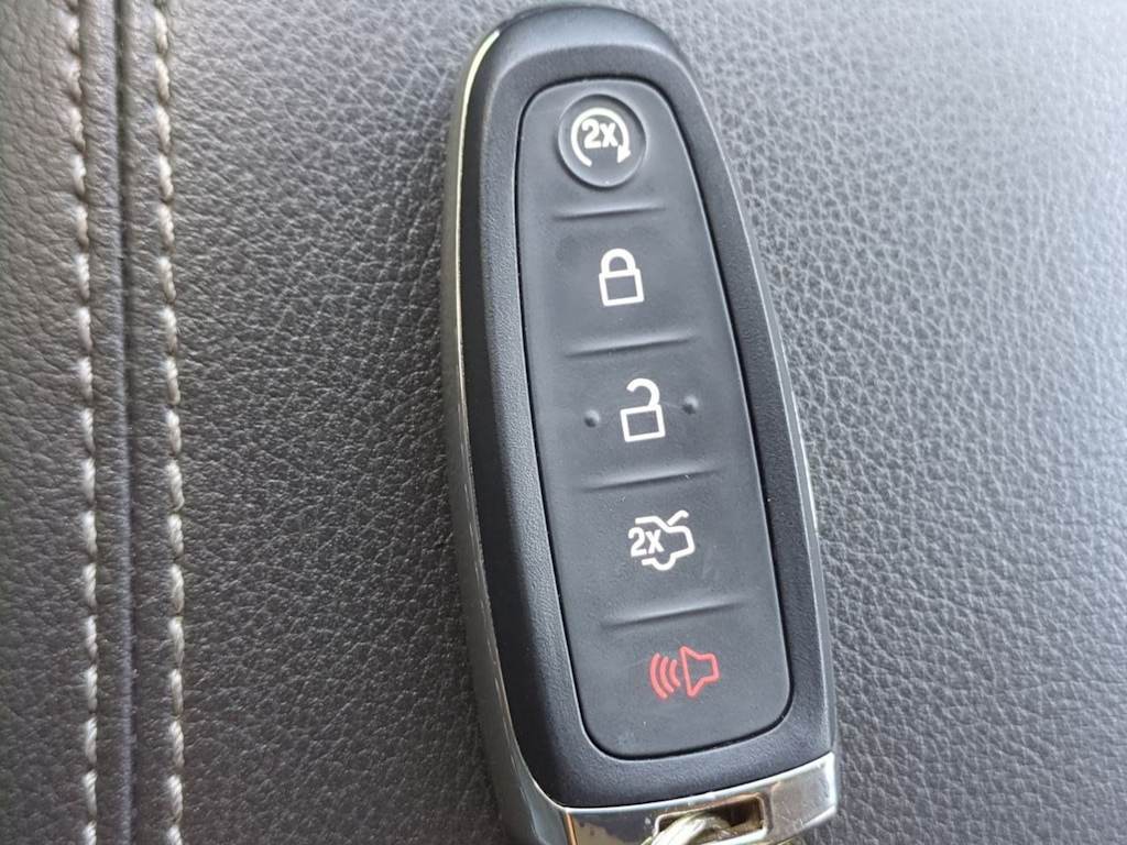 Thumbnail: 2013 Ford Escape - 18
