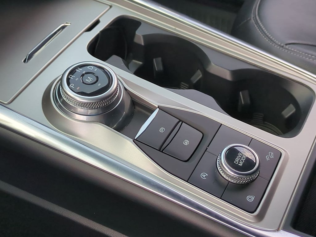 Thumbnail: 2020 Ford Explorer - 15
