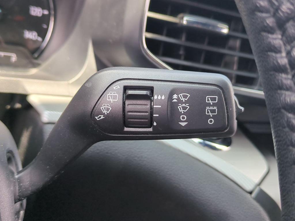 Thumbnail: 2020 Ford Explorer - 32