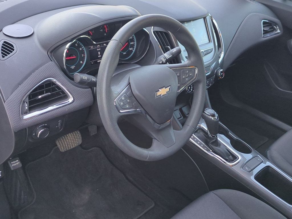 Thumbnail: 2018 Chevrolet Cruze - 2