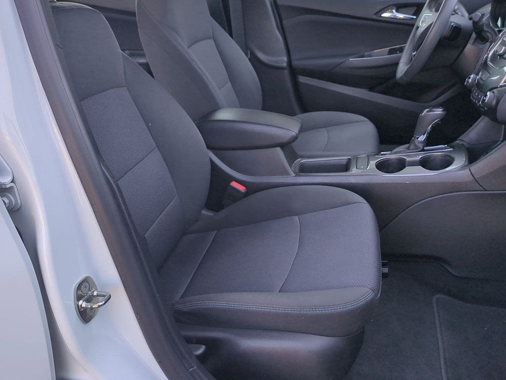 Thumbnail: 2018 Chevrolet Cruze - 27