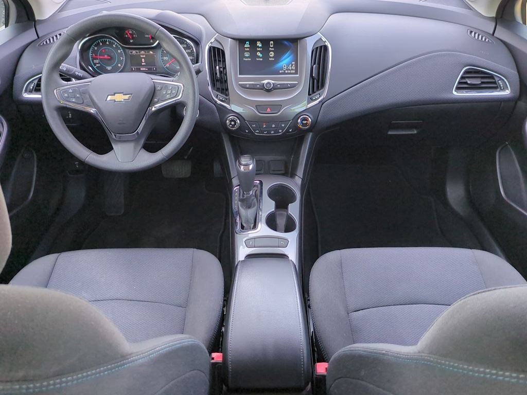 Thumbnail: 2018 Chevrolet Cruze - 9