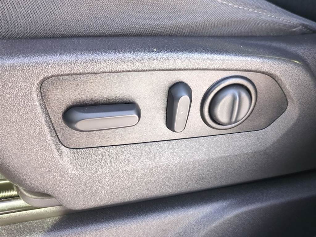 Thumbnail: 2021 Chevrolet Silverado 1500 - 24