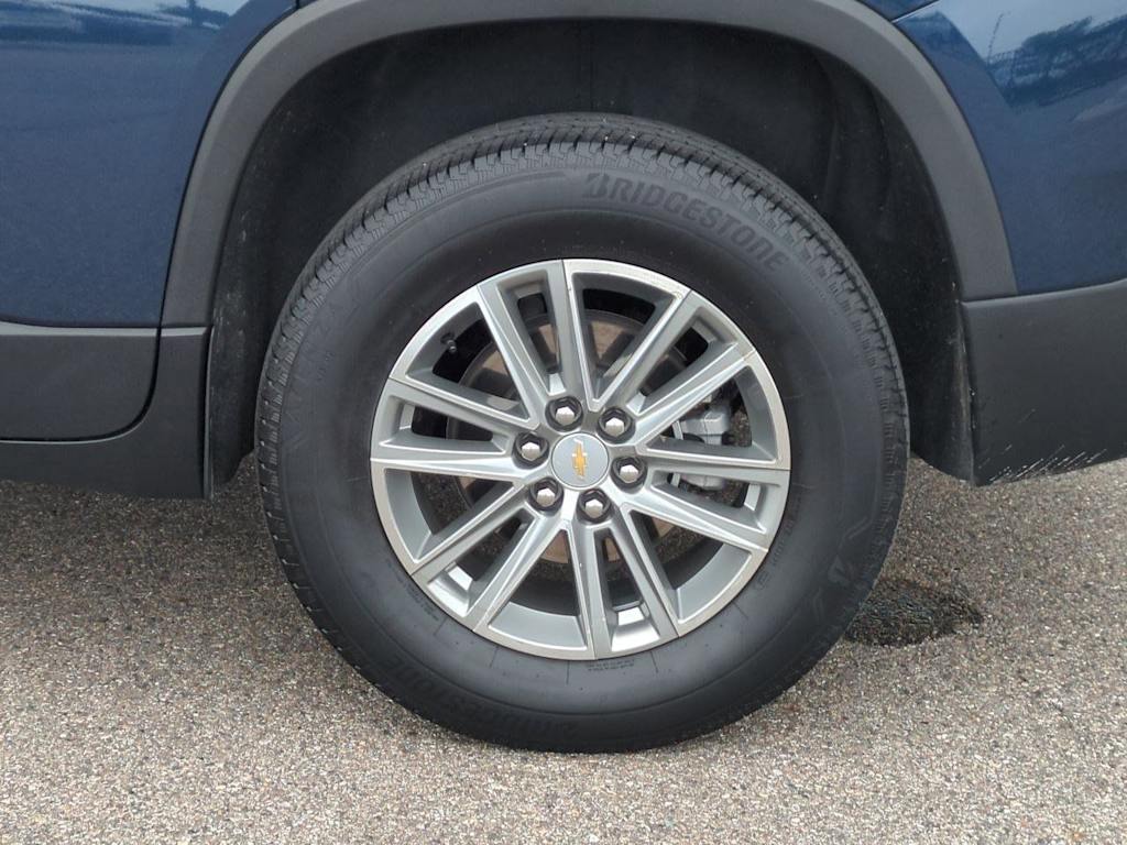 Thumbnail: 2023 Chevrolet Traverse - 8