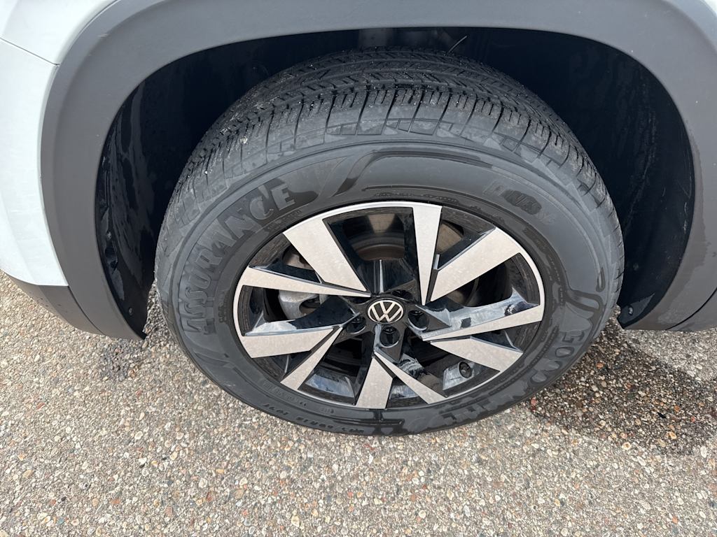 Thumbnail: 2022 Volkswagen Atlas - 17