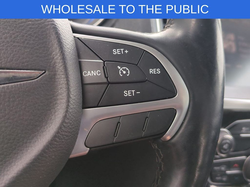 Thumbnail: 2016 Chrysler 300 - 30