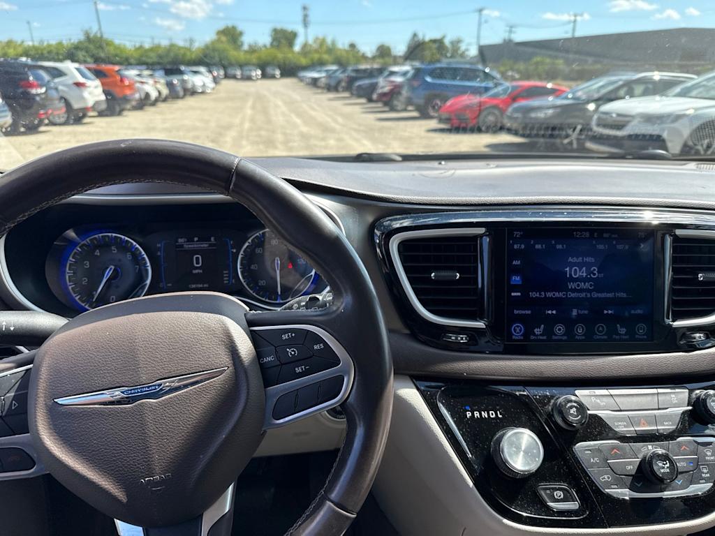 Thumbnail: 2017 Chrysler Pacifica - 2