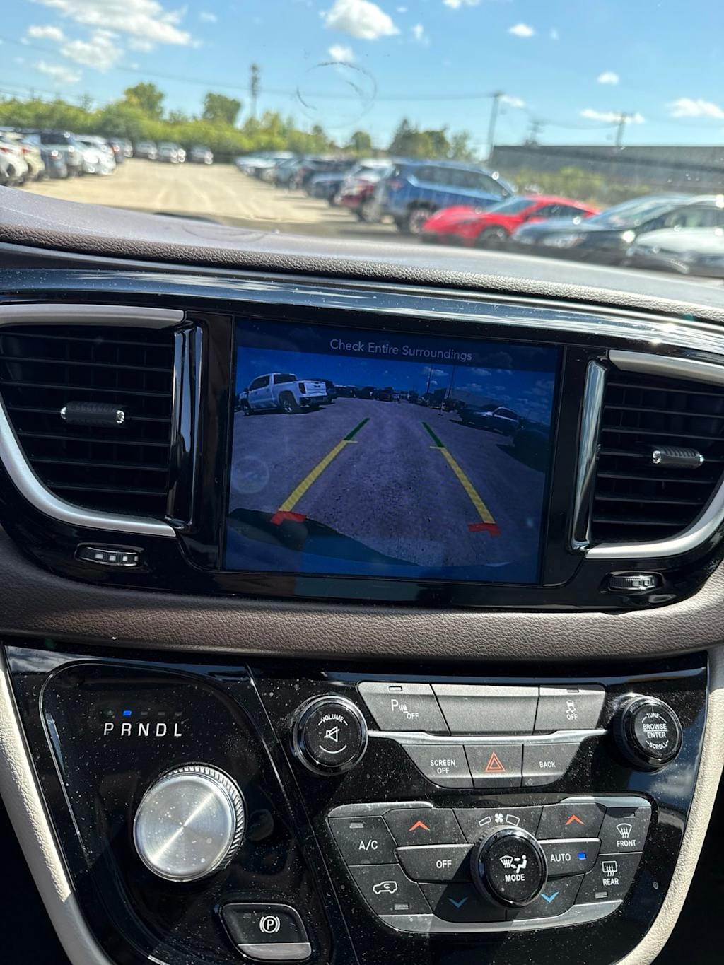 Thumbnail: 2017 Chrysler Pacifica - 11
