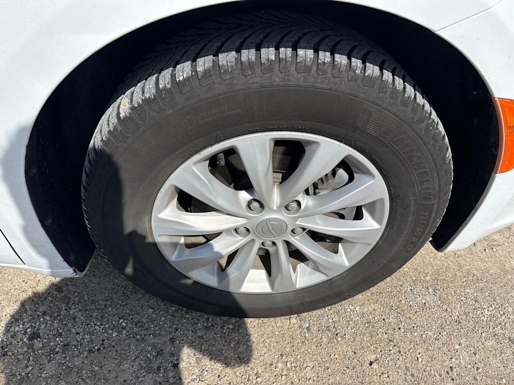 Thumbnail: 2017 Chrysler Pacifica - 8
