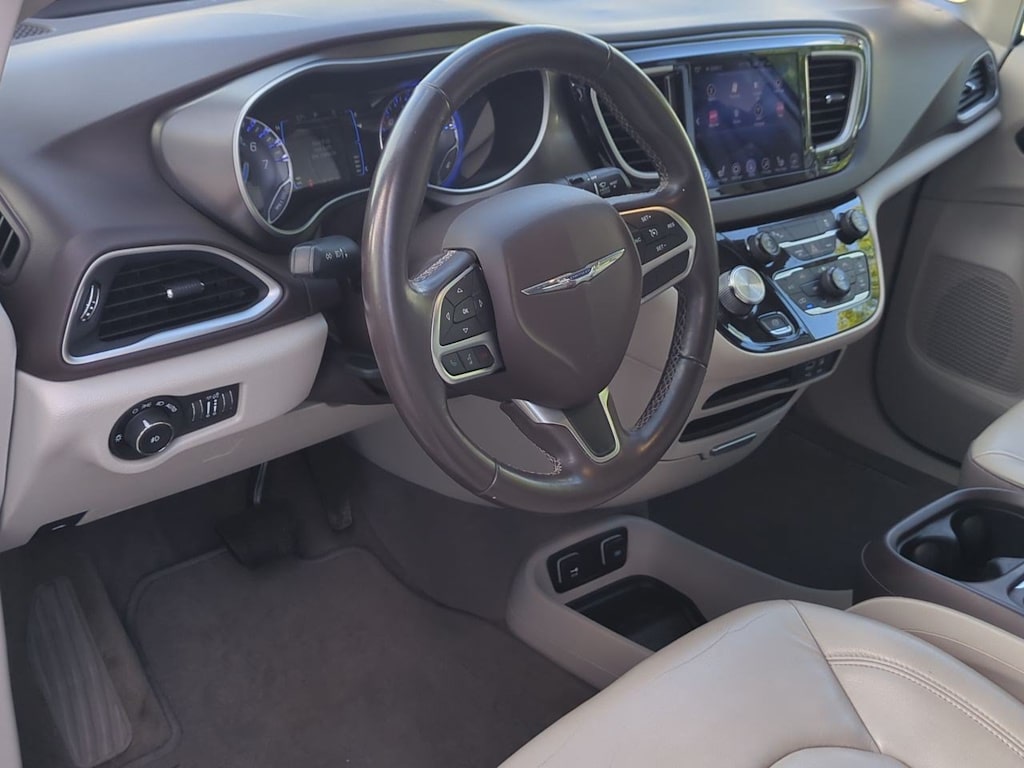 Thumbnail: 2017 Chrysler Pacifica - 2