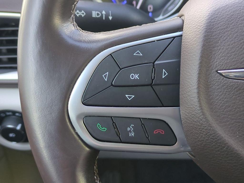 Thumbnail: 2017 Chrysler Pacifica - 27