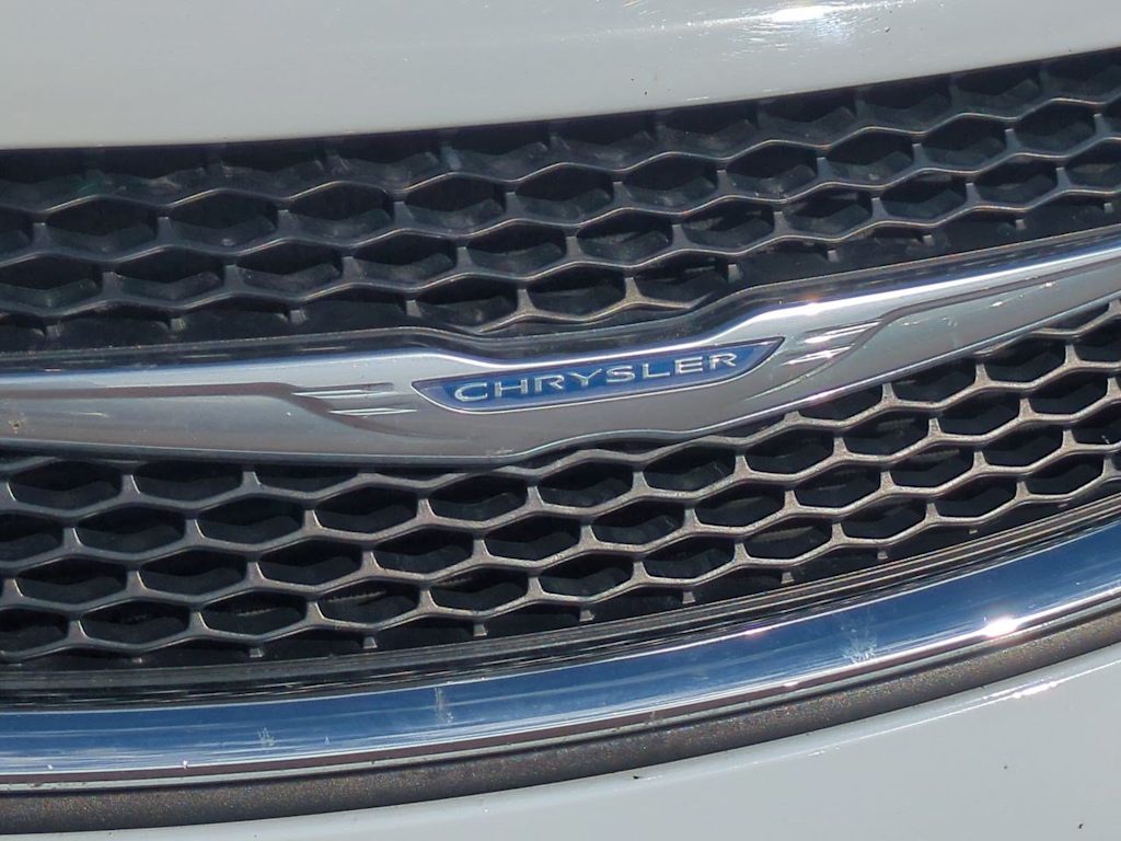 Thumbnail: 2017 Chrysler Pacifica - 7