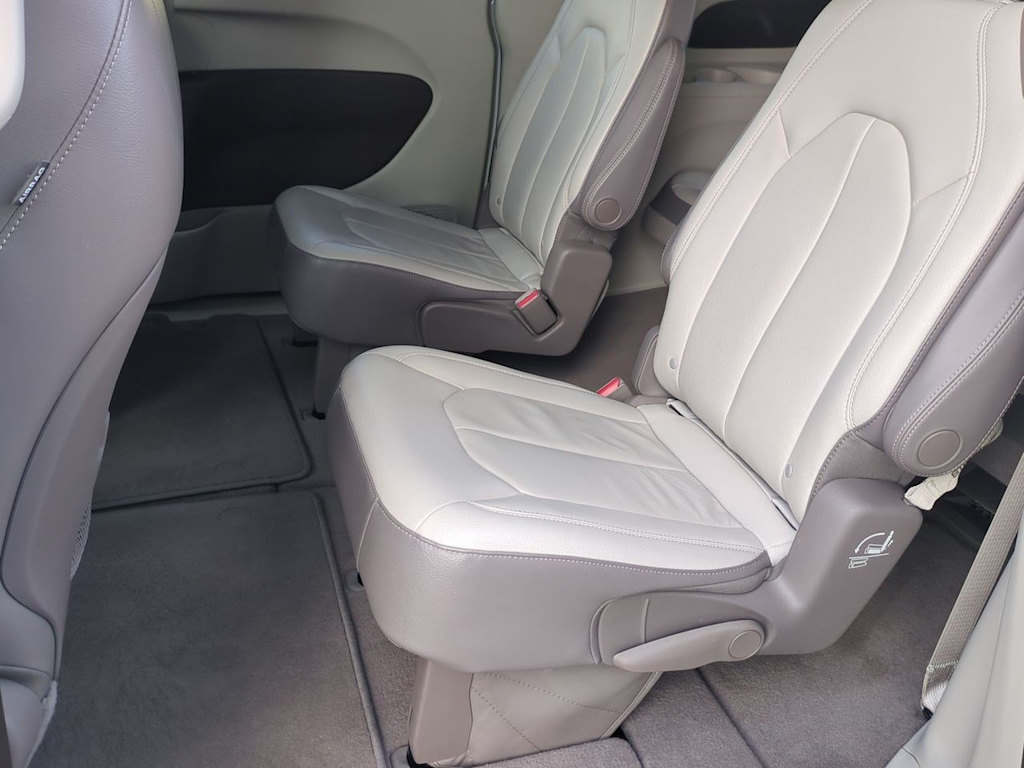 Thumbnail: 2017 Chrysler Pacifica - 25