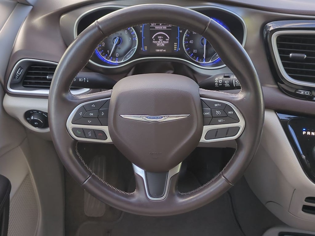 Thumbnail: 2017 Chrysler Pacifica - 13